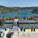 Roeien op het Lac de Saint Cassien bij Montauroux, Frankrijk.
